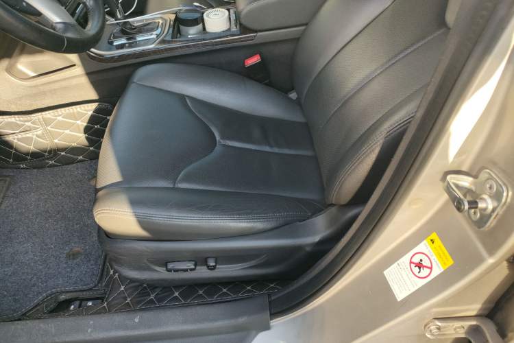 Used CHANGAN Raeton 2014 1.8T Automatic Prestige Anniversary Edition China IV Standard
