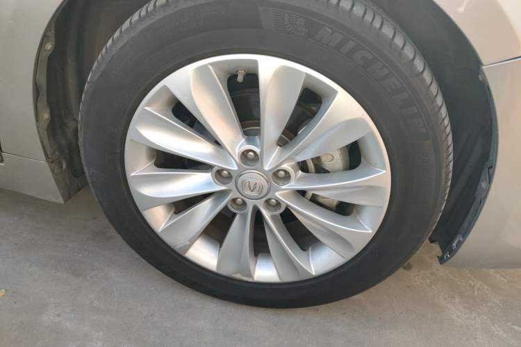 Used CHANGAN Raeton 2014 1.8T Automatic Prestige Anniversary Edition China IV Standard
