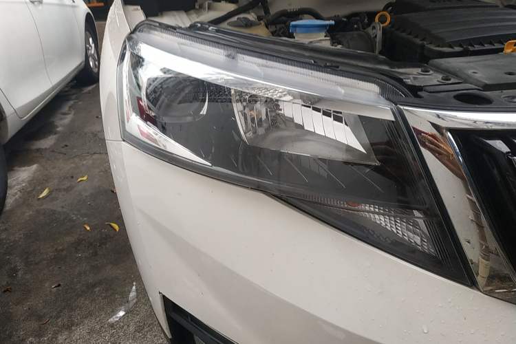 Used Skoda Kamiq 2020 1.5L Automatic Comfort Edition Right Front Headlight