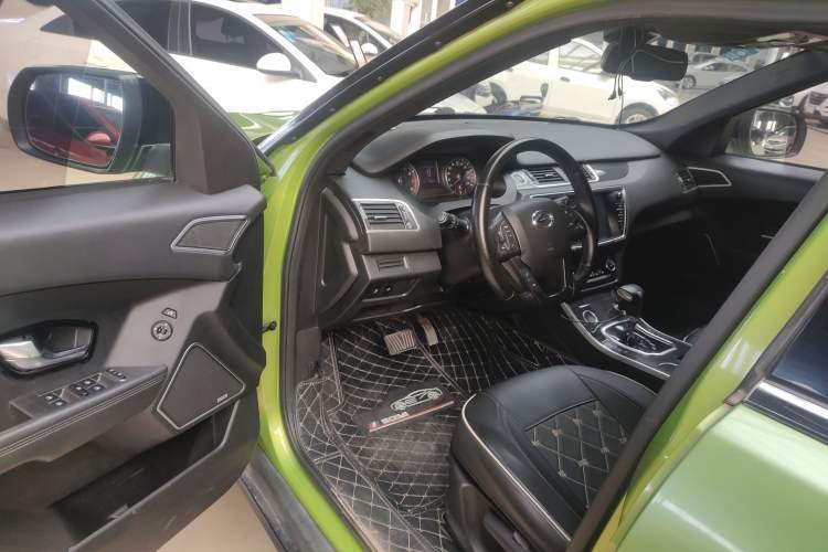 Used Land X7 2015 2.0T Panoramic Luxury Edition
