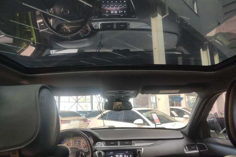 Used Land X7 2015 2.0T Panoramic Luxury Edition
