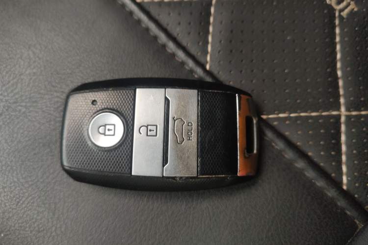 Used Land X7 2015 2.0T Panoramic Luxury Edition
