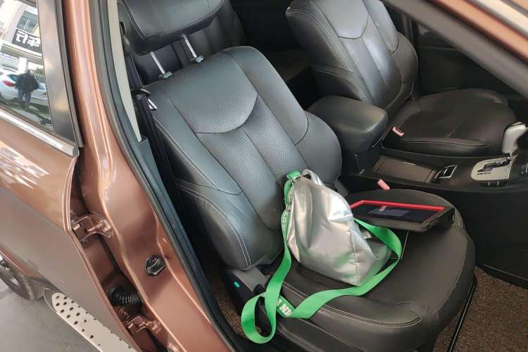 Used Luxgen Great 7 SUV 2013 Limited-Edition Sharp Model 2.2T Two-Wheel-Drive Smart Version