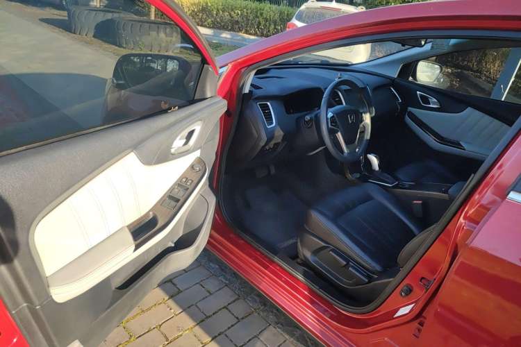 Used Luxgen 5 2016 1.8T Automatic Smart Sunroof Edition