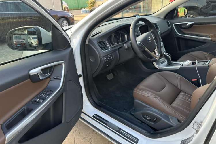 Used Volvo S60 New Energy 2015 S60L E-Drive Hybrid T6 Smart Drive Edition