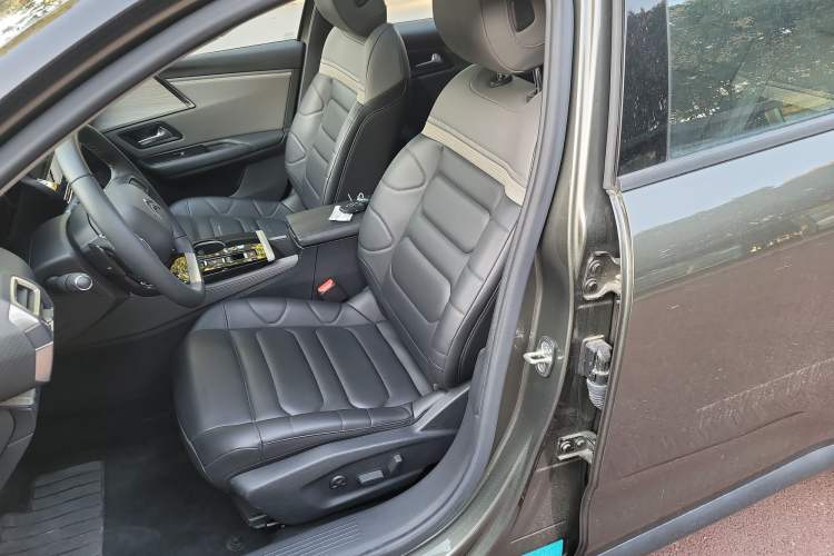 Used Citroen C5 X 2022 1.6T Flagship Extraordinary Edition – Year of the Tiger New Beginnings Version
