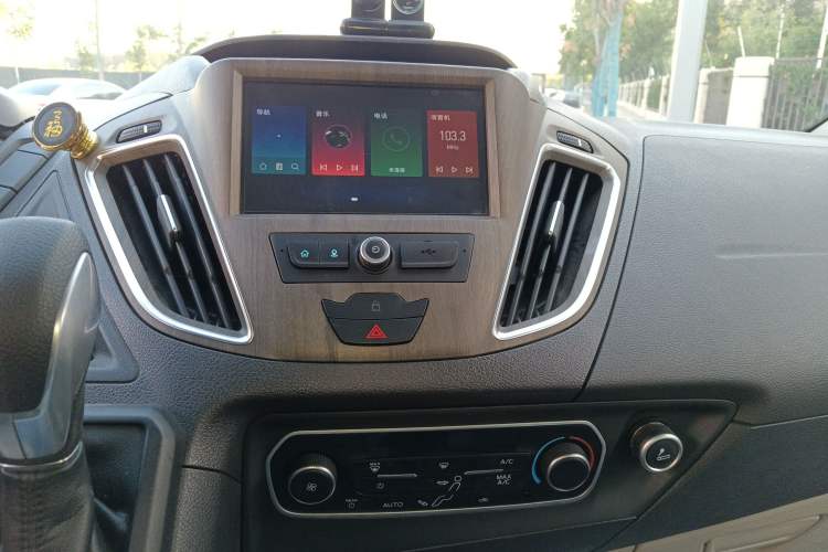 Used Ford Tourneo Custom 2020 2.0T Automatic Elite Version China VI Standard
