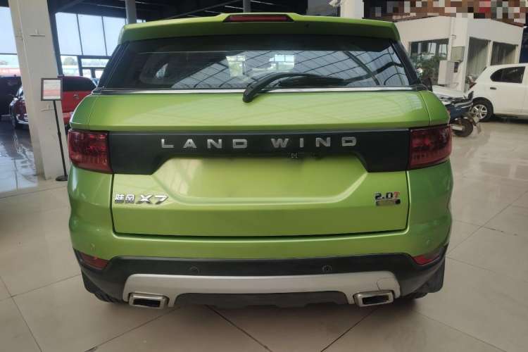 Used Land X7 2015 2.0T Panoramic Luxury Edition
