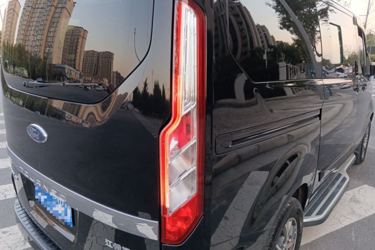 Used Ford Tourneo Custom 2020 2.0T Automatic Elite Version China VI Standard
