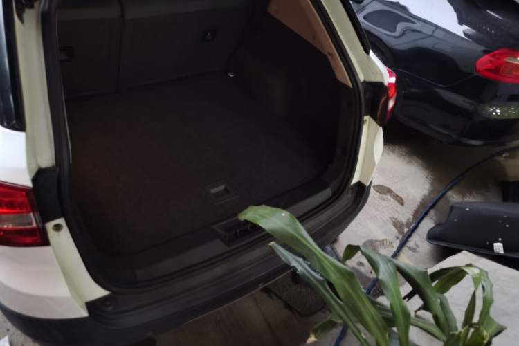 Used Dongfeng Aeolus AX3 2016 1.5L Manual ZhiKu Model
