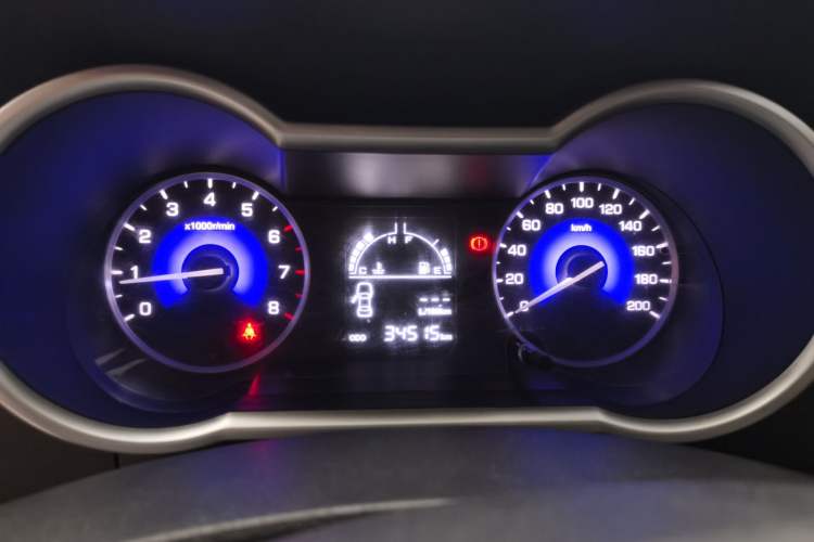 Used Dongfeng Aeolus AX3 2016 1.5L Manual ZhiKu Model
