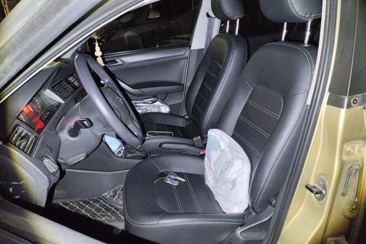 Used Volkswagen Santana 2015 1.6L Automatic Fashion Edition Left Front Seat