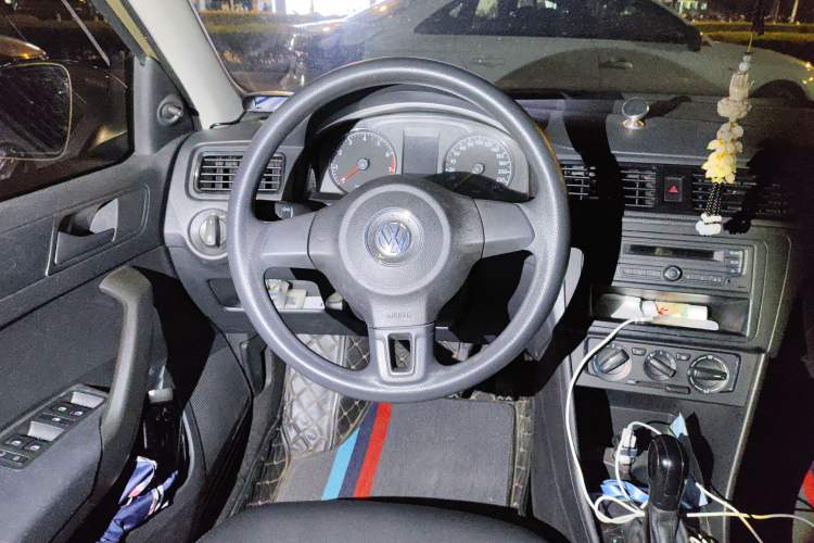 Used Volkswagen Santana 2015 1.6L Automatic Fashion Edition Steering Wheel