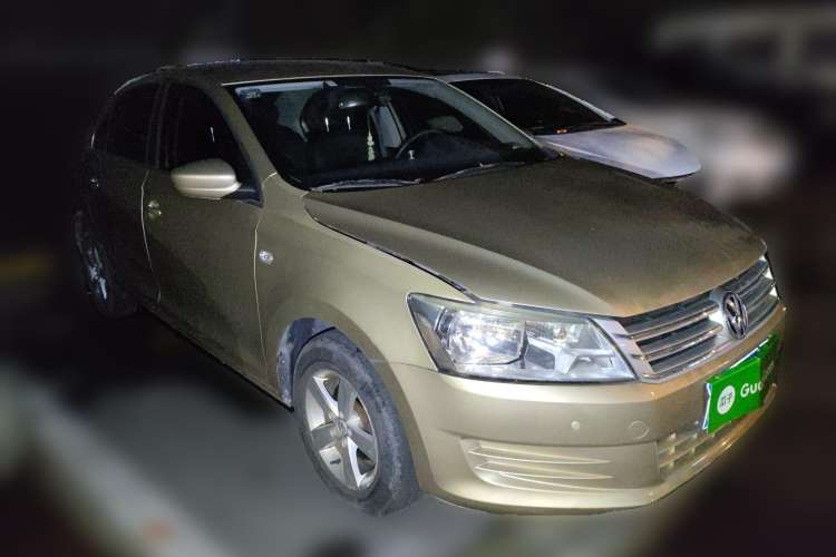 Used Volkswagen Santana 2015 1.6L Automatic Fashion Edition Front Right 45 Deg