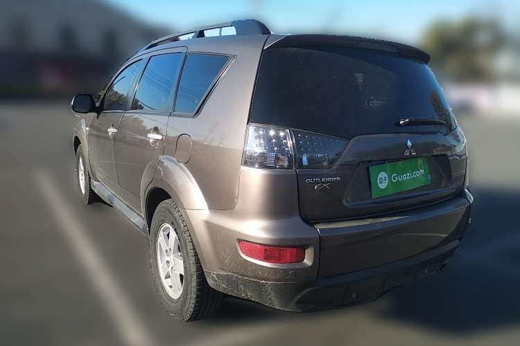 Used Mitsubishi 2012 Kicks 2.0 Sport Navigation Edition
