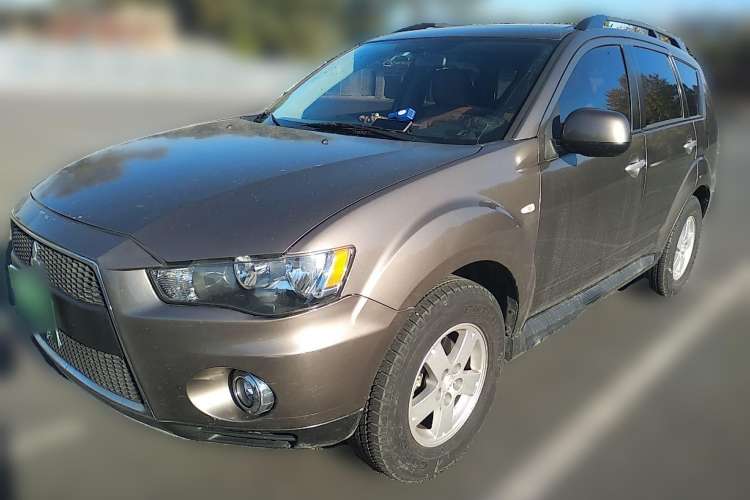 Used Mitsubishi 2012 Kicks 2.0 Sport Navigation Edition