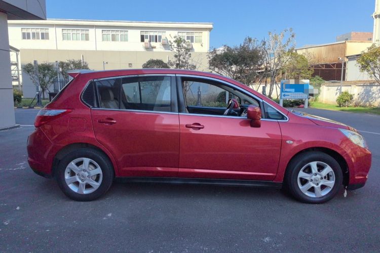 Used Venucia R50 2013 1.6L Automatic Luxury Edition
