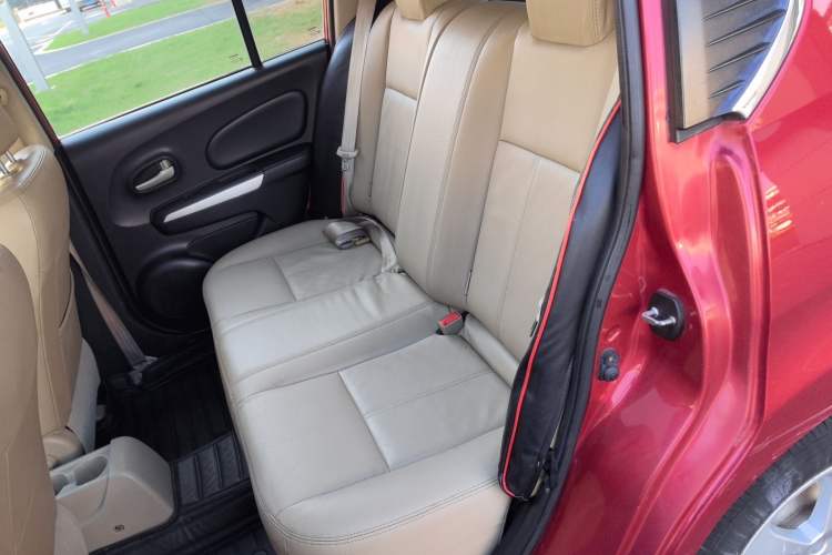 Used Venucia R50 2013 1.6L Automatic Luxury Edition
