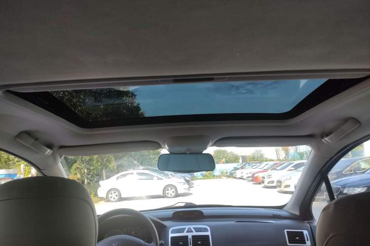 Used Peugeot 307 2013 Hatchback 1.6L Automatic Comfort Edition