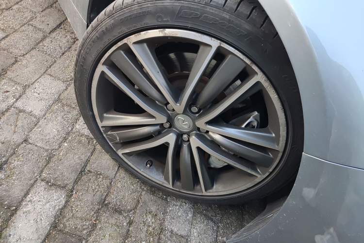 Used Infiniti Q50 2014 3.7L Luxury Sport Edition Right Front Wheel Hub