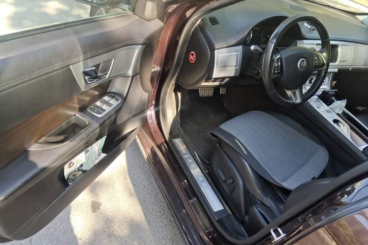 Used Jaguar XF 2013 XF 2.0T Luxury Edition
