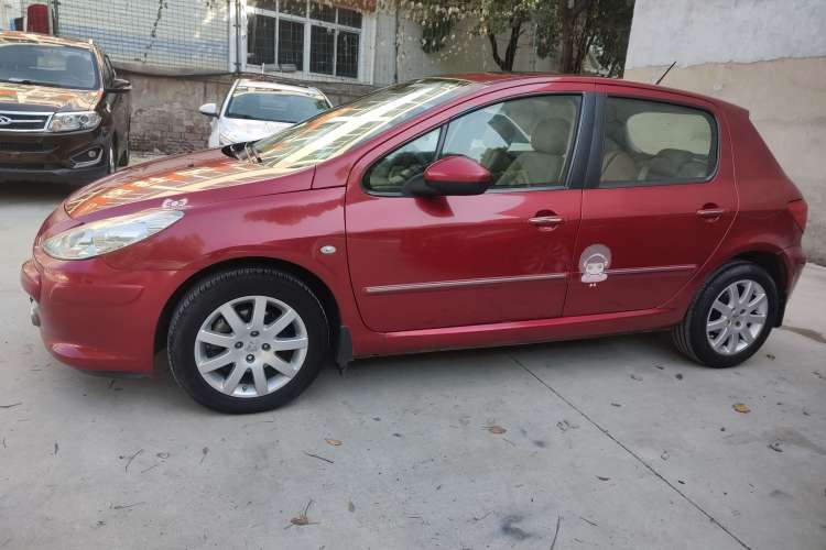 Used Peugeot 307 2013 Hatchback 1.6L Automatic Comfort Edition