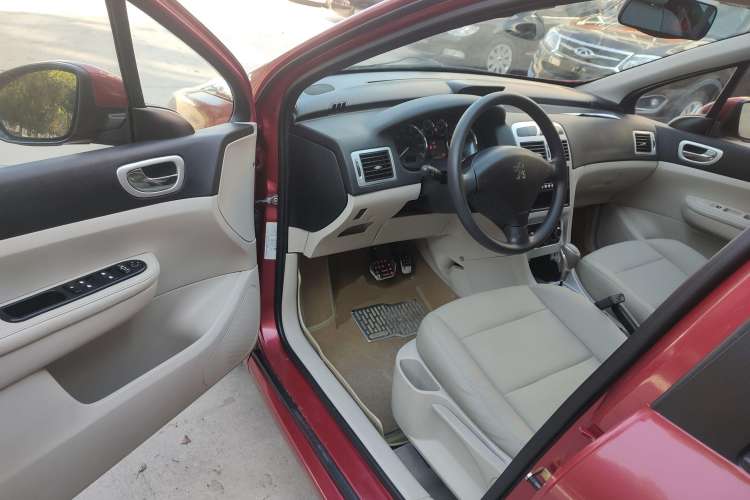 Used Peugeot 307 2013 Hatchback 1.6L Automatic Comfort Edition