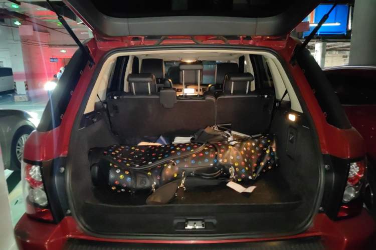 Used Land Rover Range Sport 2012 3.0 TDV6 HSE Diesel Edition Trunk