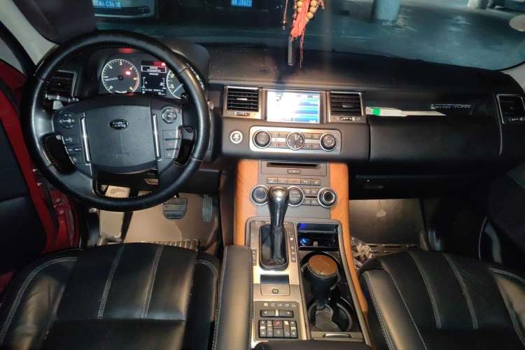 Used Land Rover Range Sport 2012 3.0 TDV6 HSE Diesel Edition Center Console