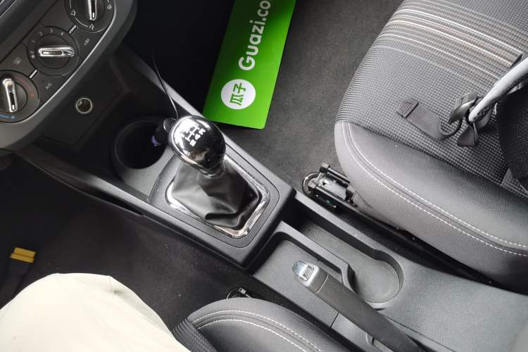 Used Dongfeng Aeolus AX3 2016 1.5L Manual ZhiKu Model
