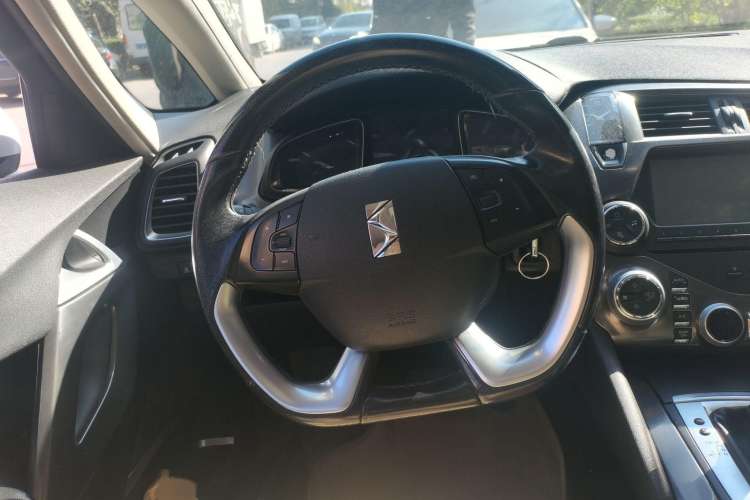 Used DS 5 2013 1.6T Elegant Edition THP160