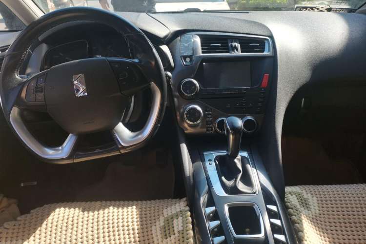 Used DS 5 2013 1.6T Elegant Edition THP160