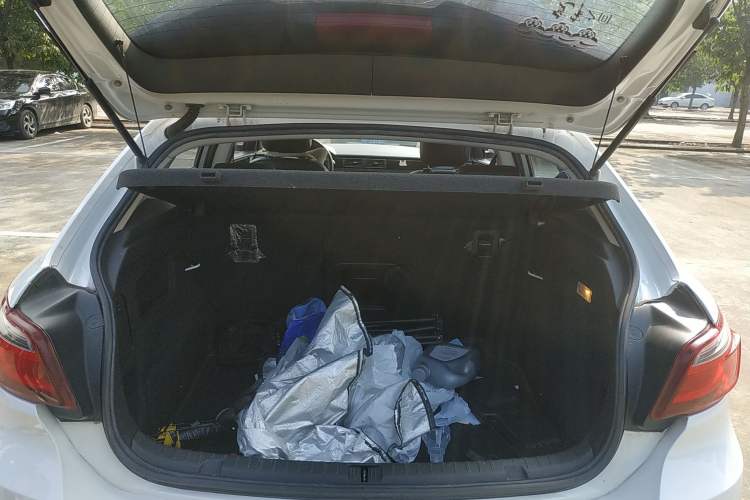 Used Qoros 3 2015 Urban SUV 1.6T Automatic Xuan Dong Party Edition Trunk