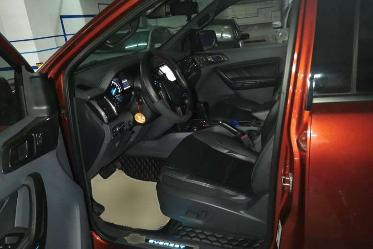 Used Ford Everest 2016 2.0T Gasoline Automatic 4x4 Flagship Edition
