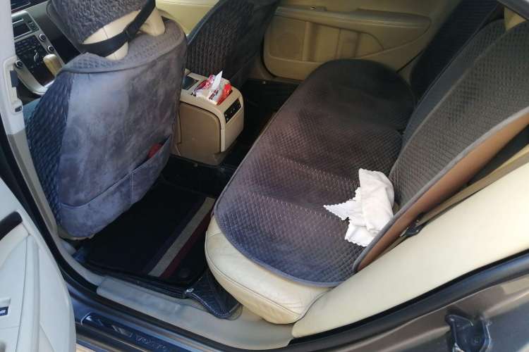 Used Volvo S80L 2010 2.5T Zhiya Edition
