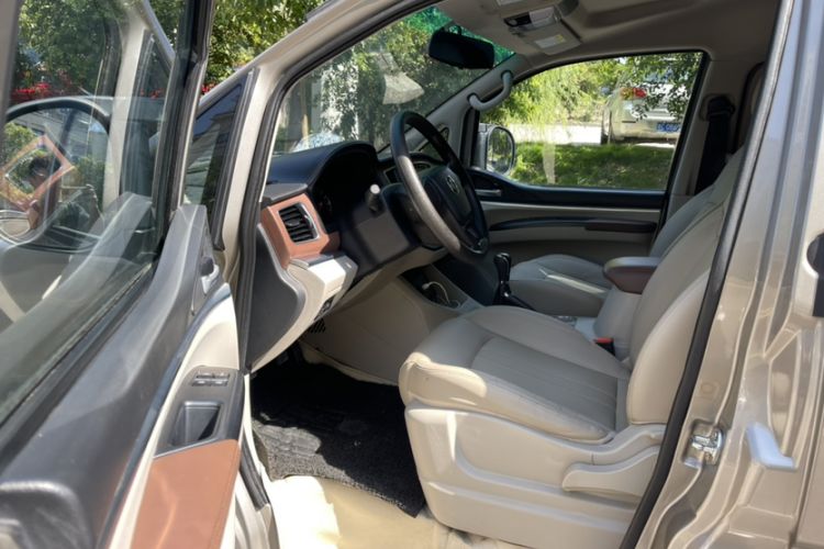 Used FORTHING Lingzhi 2018 M5L 1.6L 7-Seater Luxury Model