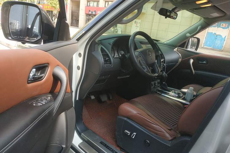 Used Nissan Patrol 2018 4.0L LinkedIn Edition Driver Seat