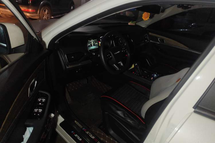 Used JETOUR X70 2020 1.5T DCT Comfort Edition 7-Seater

