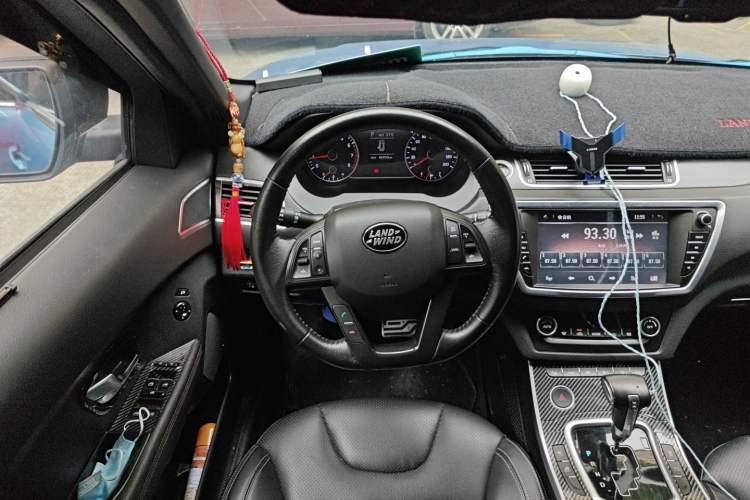 Used Land X7 2015 2.0T Panoramic Prestige Edition
