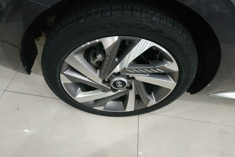 Used Hyundai Mistra 2021 1.8L CVT LUX Premium Edition
