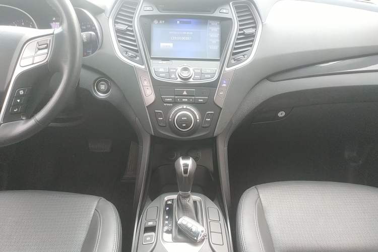 Used Hyundai Santa Fe 2013 Revised Version 2.4L Automatic All-Wheel Drive Smart Type