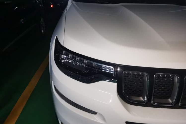 Used Jeep Grand Commander 2018 2.0T Four-Wheel Drive Premium Navigation Version China V