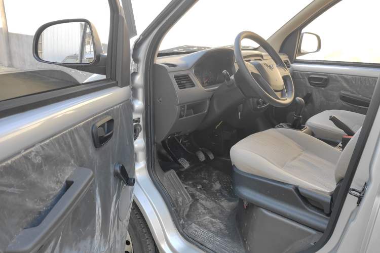 Used Wuling Rongguang S 2022 1.2L Base Version 5-Seater LSI Interior 1