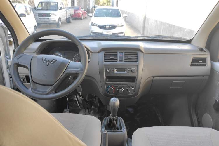 Used Wuling Rongguang S 2022 1.2L Base Version 5-Seater LSI Interior 3