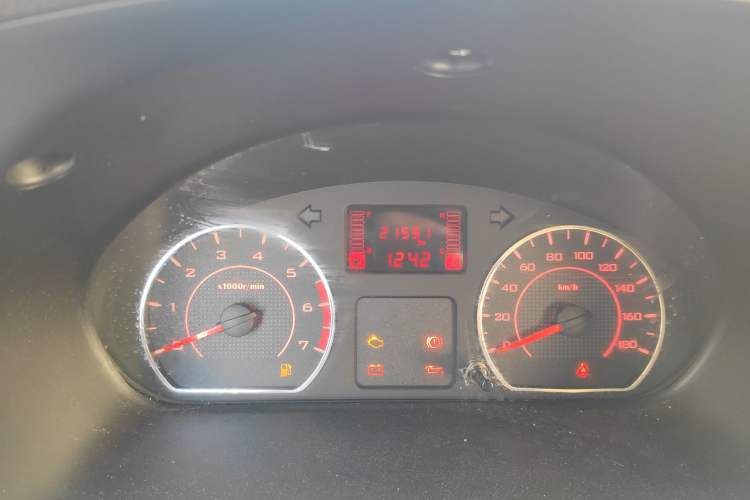 Used Wuling Rongguang S 2022 1.2L Base Version 5-Seater LSI Odometer Close Up