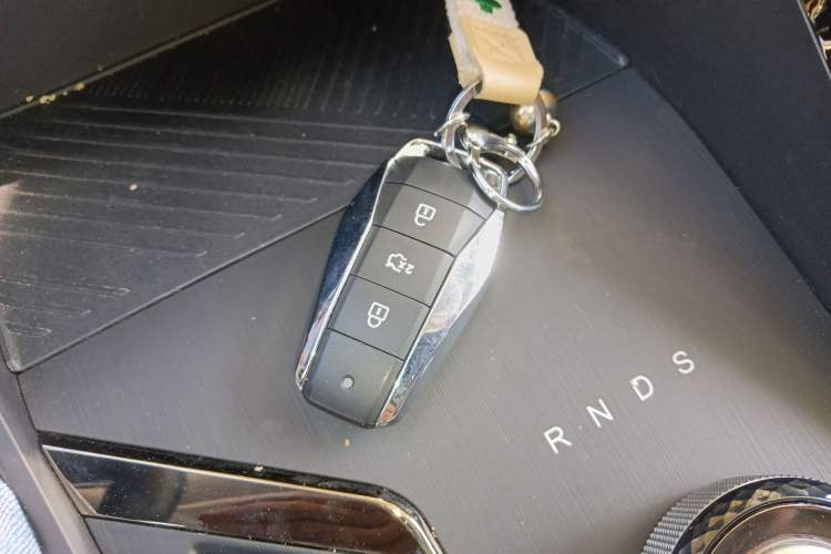 Used SOL X8 PLUS 2023 1.5 TGDI DCT Smart Edition 6-Seater
