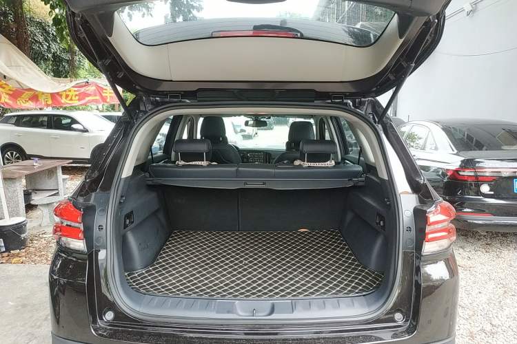 Used Brilliance V7 2019 300T Automatic Luxury 5-Seater