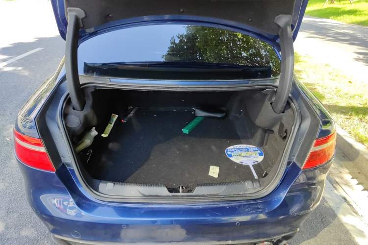 Used Jaguar XE 2015 2.0T 200 PS R-Sport