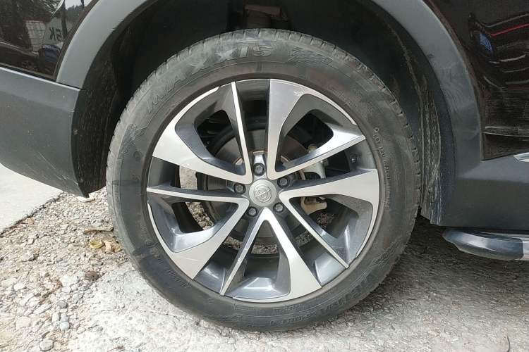 Used Brilliance V7 2019 300T Automatic Luxury 5-Seater