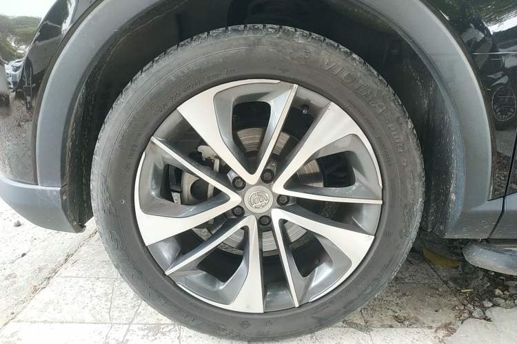 Used Brilliance V7 2019 300T Automatic Luxury 5-Seater